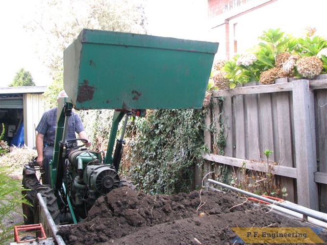 P.F. Engineering — Doityourself Plans — Gallery Holder