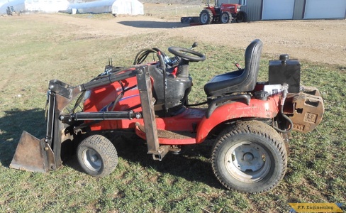 simplicity garden tractor loader left side bucket at rest